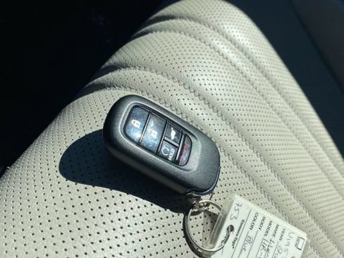 Used 2024 Honda HR-V EX-L image 35