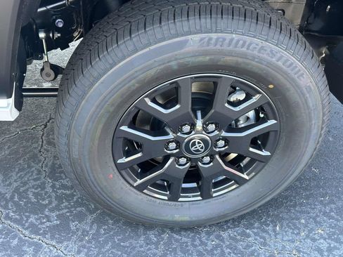 New 2026 Toyota 4Runner SR5 AWD/4WD image 9