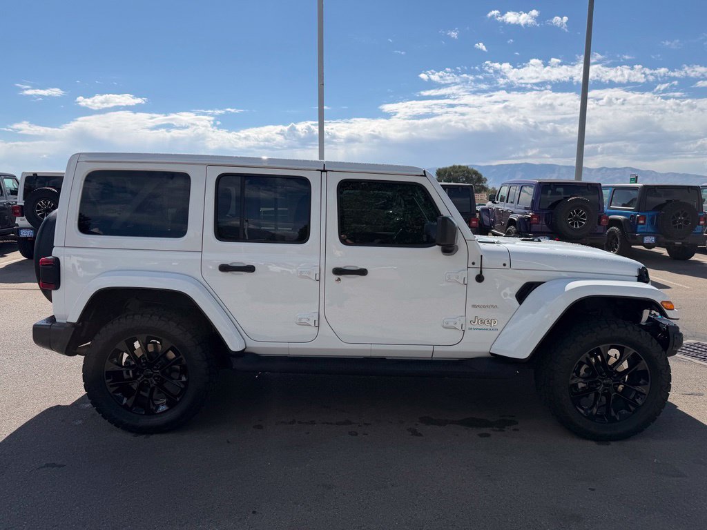 Used 2023 Jeep Wrangler Unlimited Sahara w/ Cold Weather Group AWD/4WD image 5