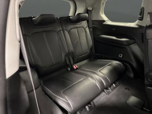 Used 2023 Jeep Grand Cherokee L Limited w/ Luxury Tech Group II image 33