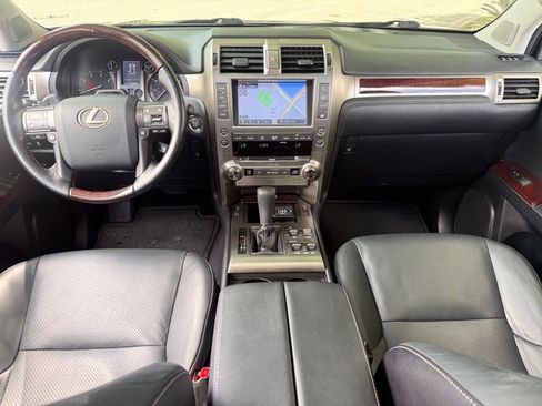 Used 2017 Lexus GX 460 Luxury AWD/4WD image 10