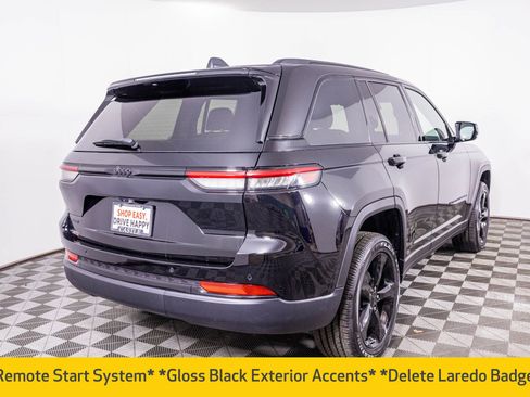 New 2025 Jeep Grand Cherokee Altitude image 10