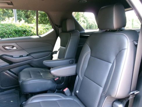 Used 2022 Chevrolet Traverse LT w/ LPO, Floor Liner Package AWD/4WD image 29