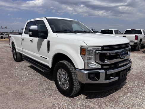 Used 2021 Ford F350 XLT w/ XLT Premium Package AWD/4WD image 8