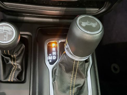 Used 2023 Jeep Wrangler Unlimited Sahara AWD/4WD image 25