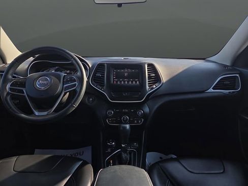 Used 2019 Jeep Cherokee Latitude Plus w/ Cold Weather Group image 5