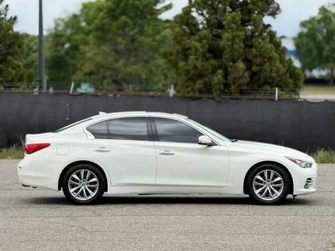 Used 2015 INFINITI Q50 Premium w/ Navigation Package RWD image 7