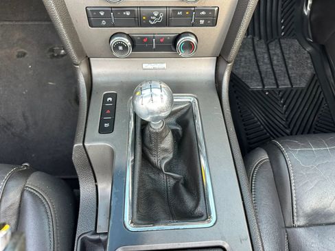 Used 2010 Ford Mustang GT RWD image 28