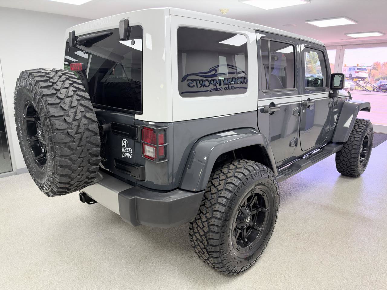 Used 2017 Jeep Wrangler Unlimited Sahara w/ Quick Order Package 24E Chief AWD/4WD image 3