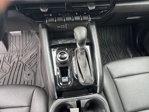 Used 2023 GMC Canyon Elevation w/ Elevation Premium Package AWD/4WD image 7
