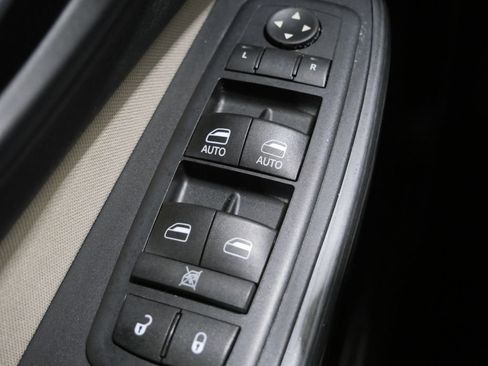 Used 2016 Jeep Cherokee Latitude w/ Comfort/Convenience Group image 13