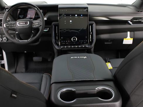 New 2026 GMC Yukon XL AT4 w/ AT4 Premium Plus Package AWD/4WD image 13