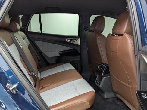 Used 2023 Volkswagen ID.4 Pro image 18