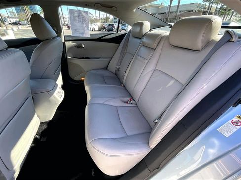 Used 2010 Lexus ES 350 image 18