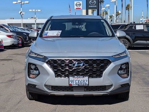 Used 2019 Hyundai Santa Fe SE image 2