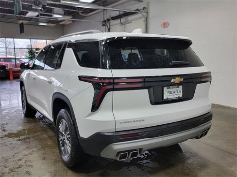 Certified 2024 Chevrolet Traverse LT image 7