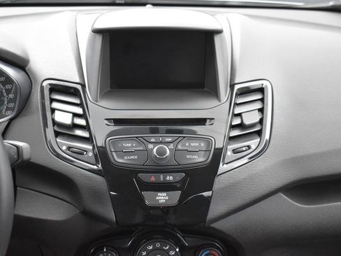 Used 2014 Ford Fiesta SE w/ Equipment Group 201A image 22