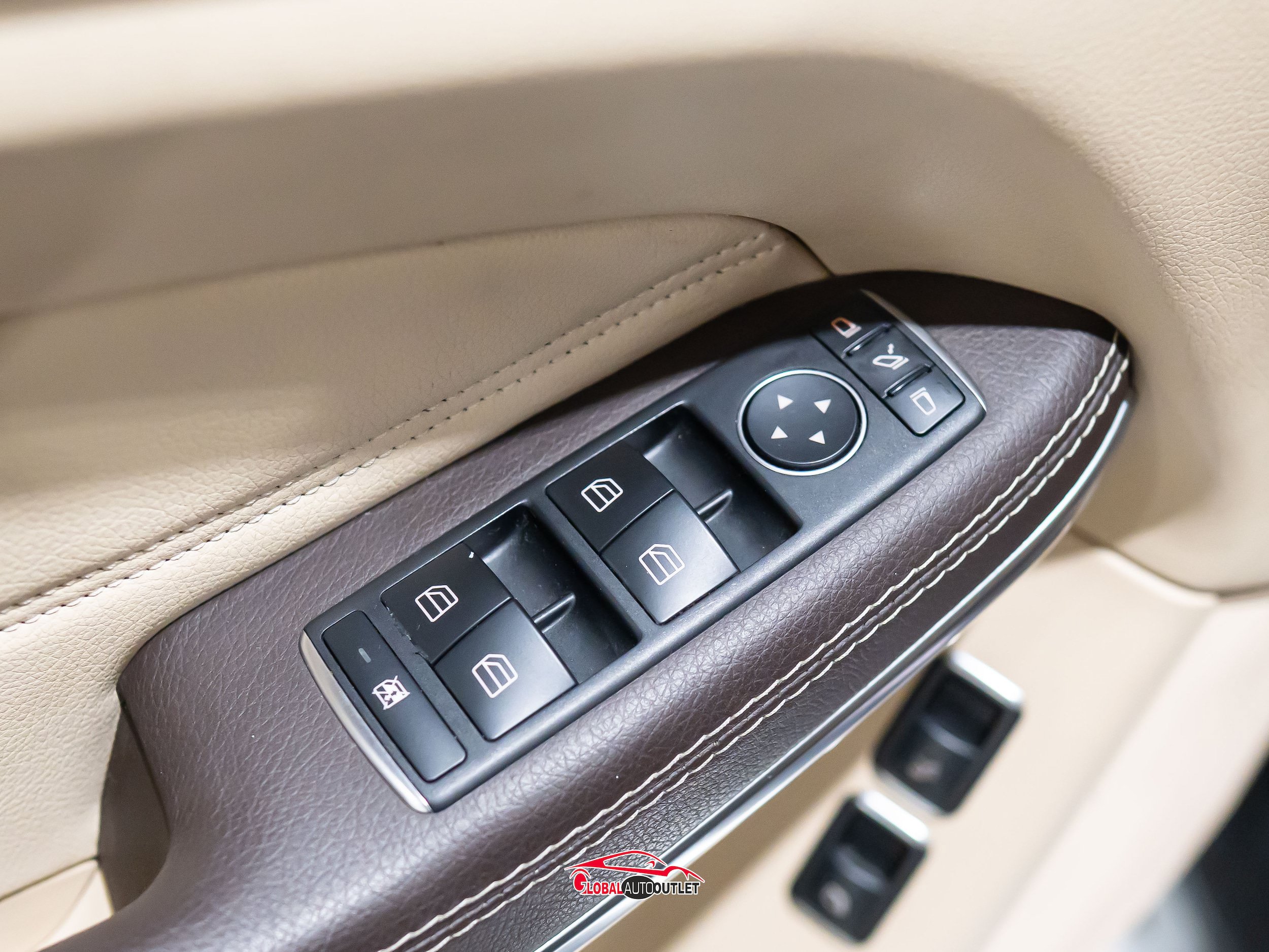 Used 2018 Mercedes-Benz GLS 550 4MATIC w/ Driver Assistance Package image 43