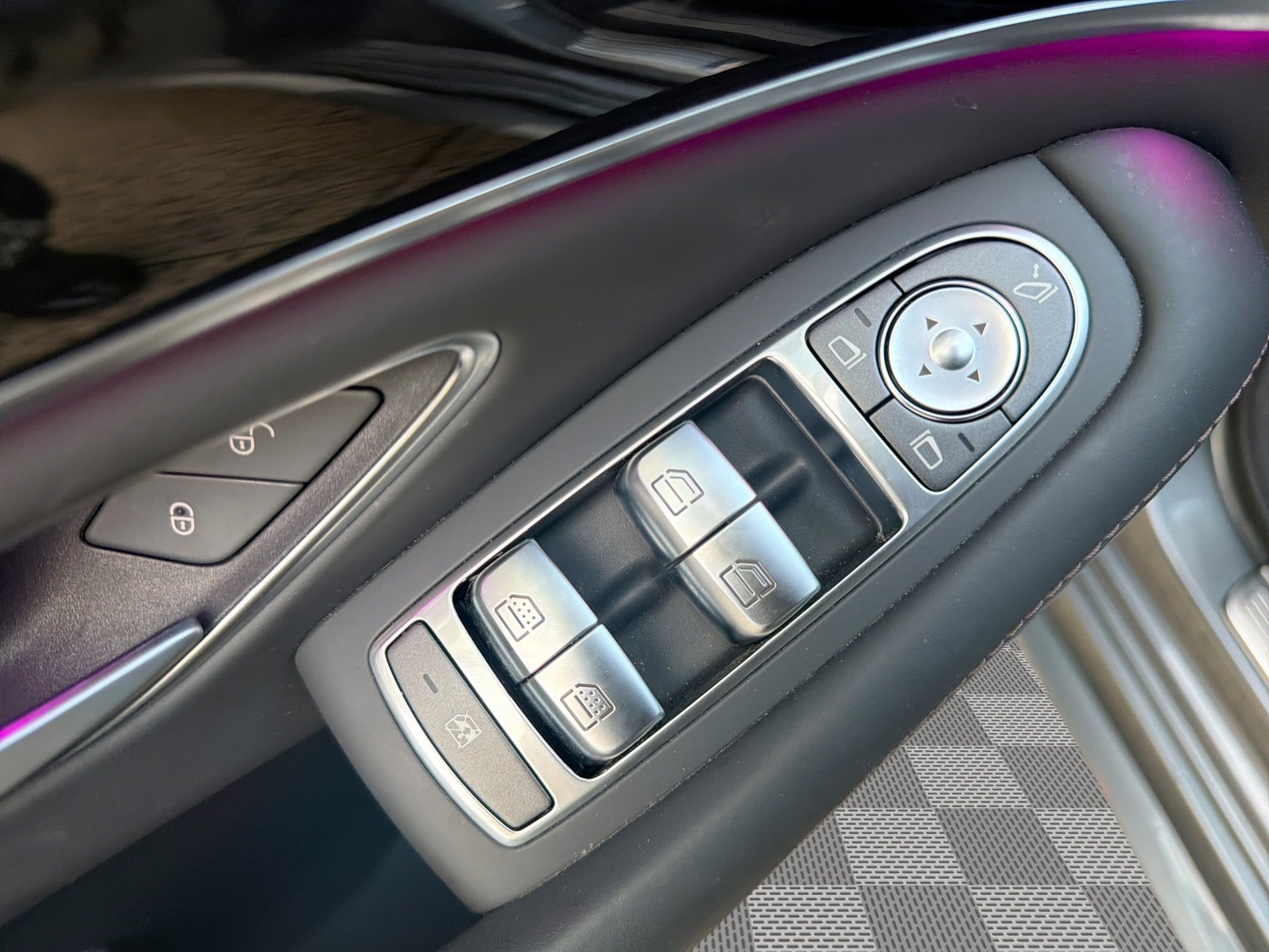 Used 2020 Mercedes-Benz S 560 Sedan image 15