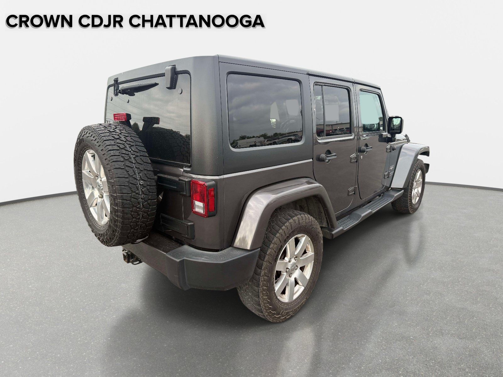 Used 2017 Jeep Wrangler Unlimited Sahara w/ Connectivity Group AWD/4WD image 5