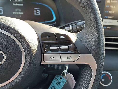 Certified 2025 Hyundai Elantra SE image 18