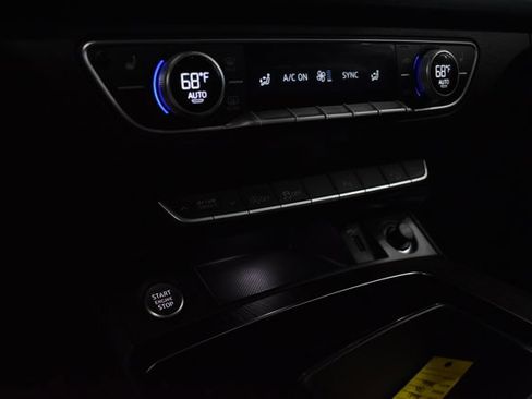 Used 2024 Audi Q5 Premium image 21