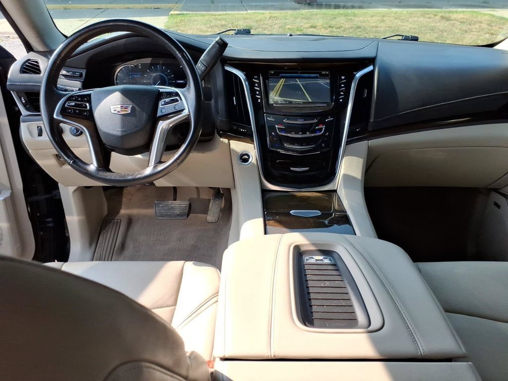 Used 2019 Cadillac Escalade Premium Luxury w/ LPO, Radiant Package AWD/4WD image 14