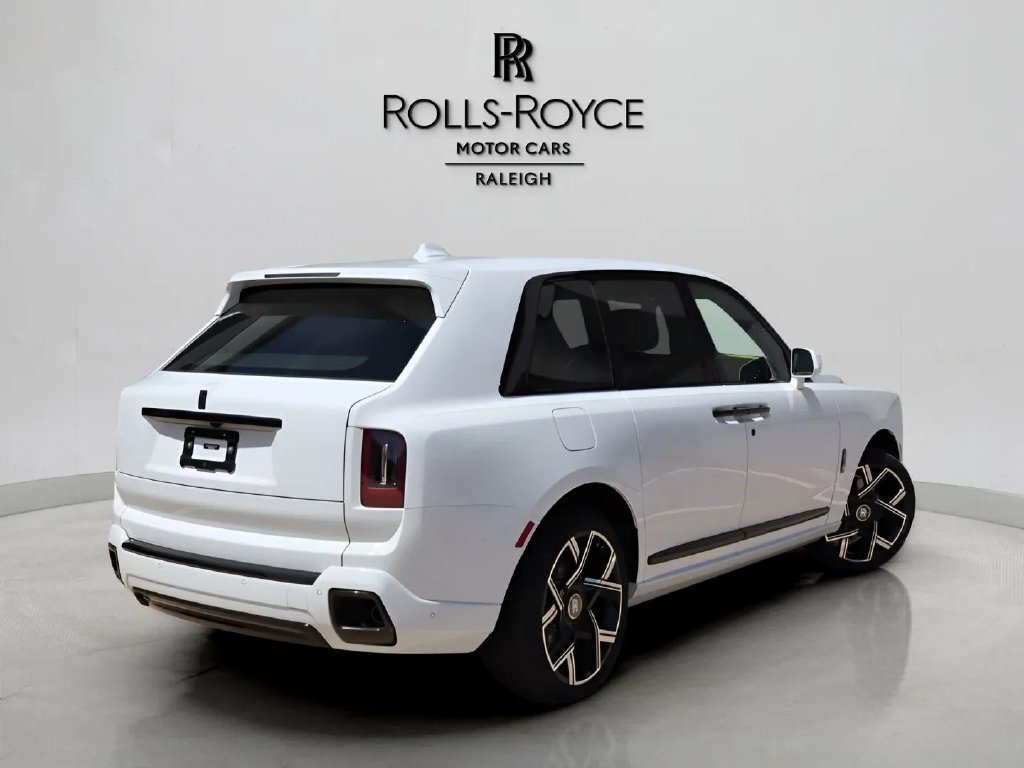 New 2027 Rolls-Royce Cullinan Black Badge AWD/4WD image 3