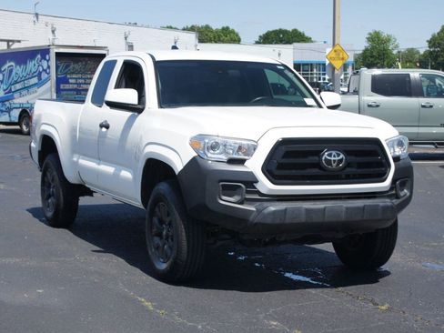 Used 2020 Toyota Tacoma SR AWD/4WD image 18
