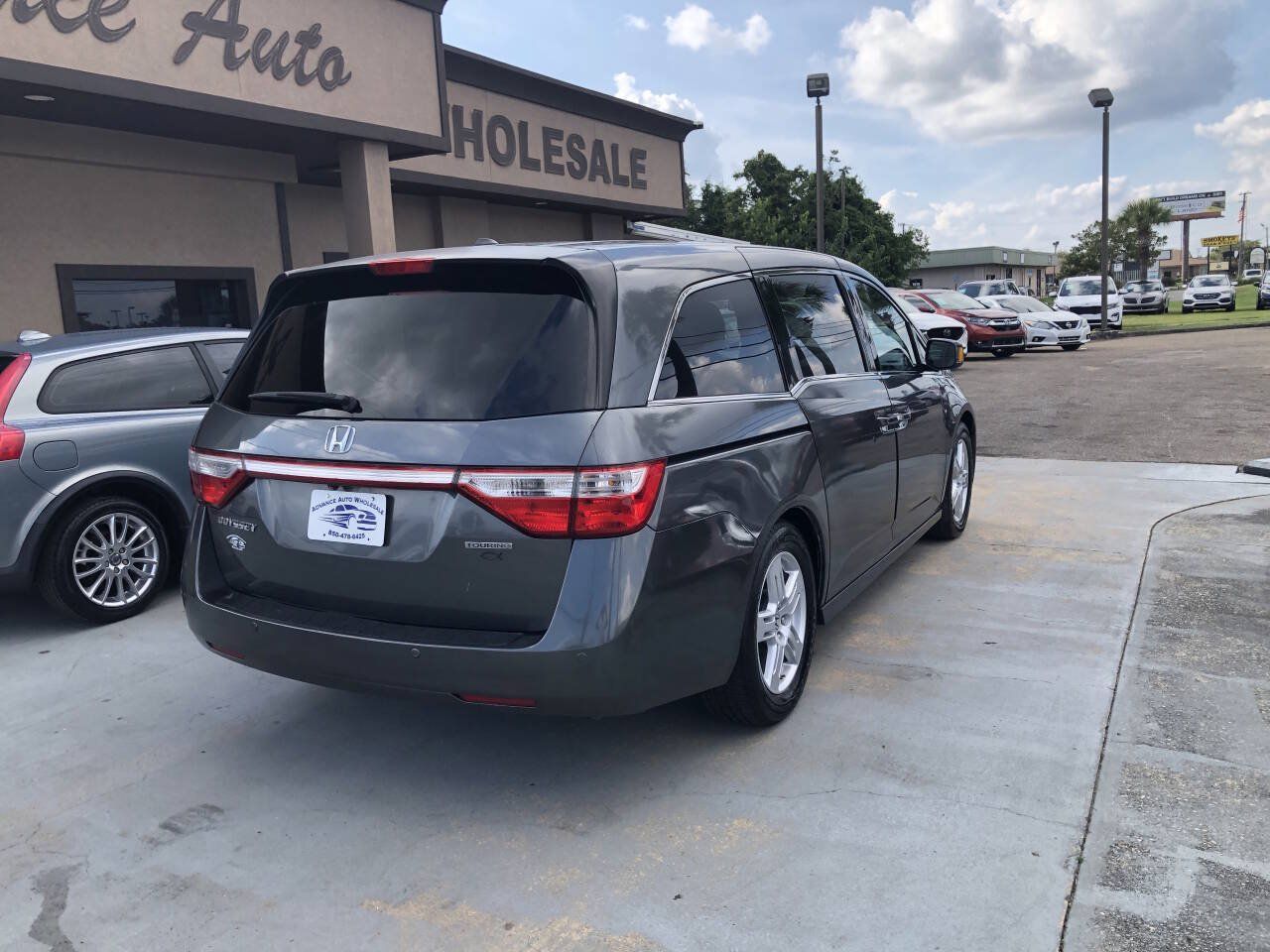 Used 2013 Honda Odyssey Touring image 2