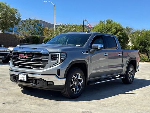 Used 2026 GMC Sierra 1500 SLT w/ SLT Premium Plus Package AWD/4WD image 4
