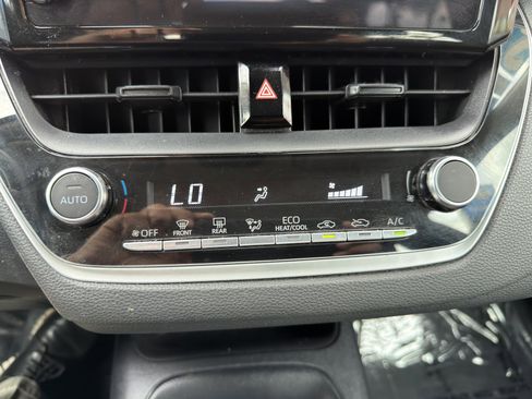 Used 2023 Toyota Corolla LE FWD image 29