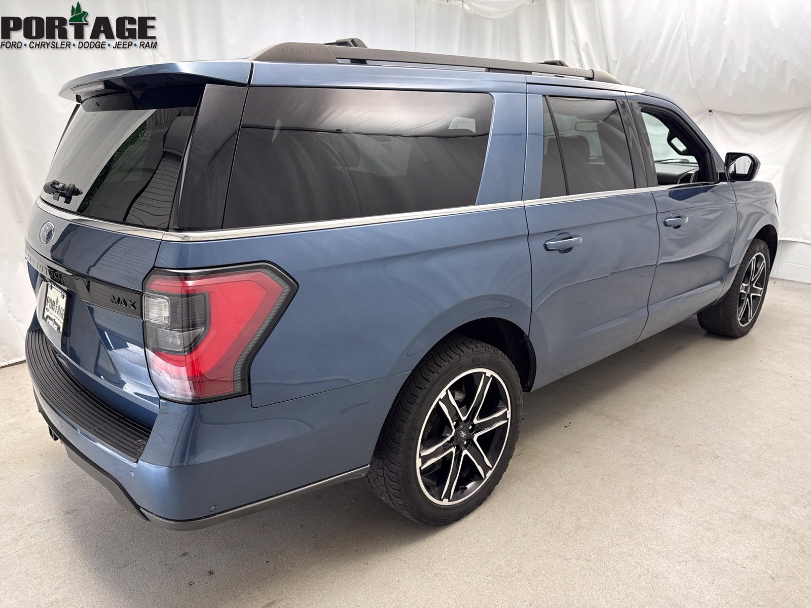 Used 2020 Ford Expedition Max Limited w/ Equipment Group 303A AWD/4WD image 2