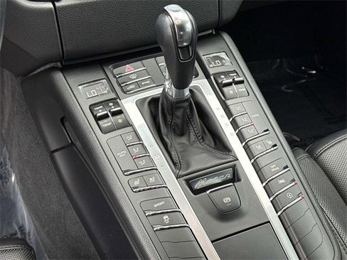 Used 2017 Porsche Macan image 22