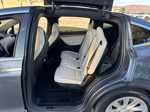 Used 2019 Tesla Model X Long Range image 21