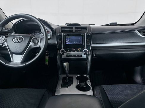 Used 2014 Toyota Camry SE image 25