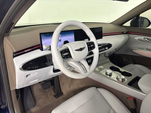 New 2026 Genesis GV70 2.5T Advanced AWD/4WD image 18