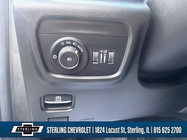Used 2022 Jeep Grand Cherokee Overland w/ Luxury Tech Group IV AWD/4WD image 26