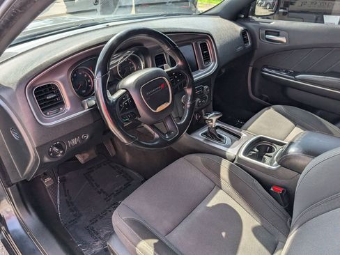 Used 2019 Dodge Charger SXT image 12