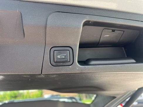 Used 2023 GMC Acadia AT4 w/ Technology Package AWD/4WD image 16