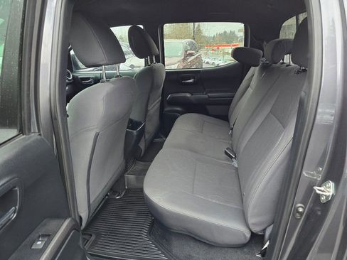 Used 2018 Toyota Tacoma TRD Off-Road image 16