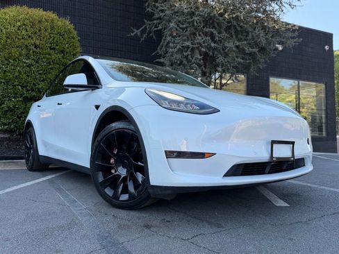 Used 2021 Tesla Model Y Long Range image 8