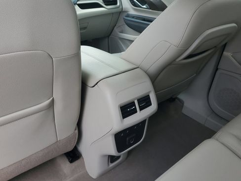 Used 2022 GMC Terrain Denali w/ Denali Premium Package AWD/4WD image 15