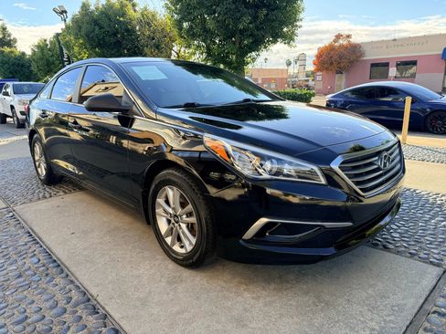 Used 2016 Hyundai Sonata SE image 3