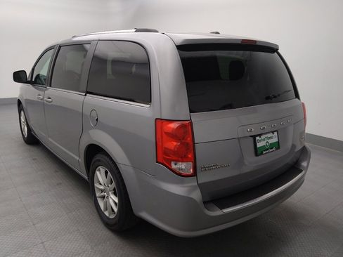 Used 2019 Dodge Grand Caravan SXT FWD image 5
