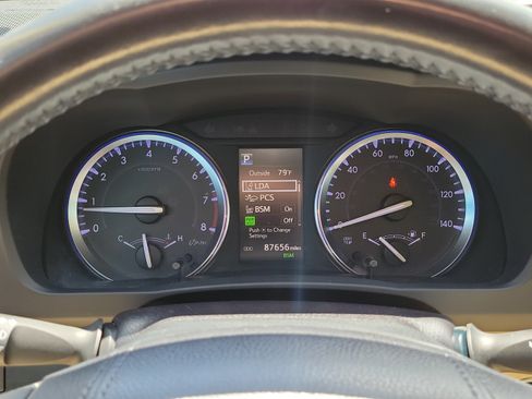 Used 2018 Toyota Highlander Limited FWD image 29