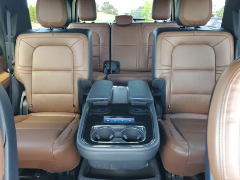 Certified 2023 Lincoln Navigator Reserve AWD/4WD image 19
