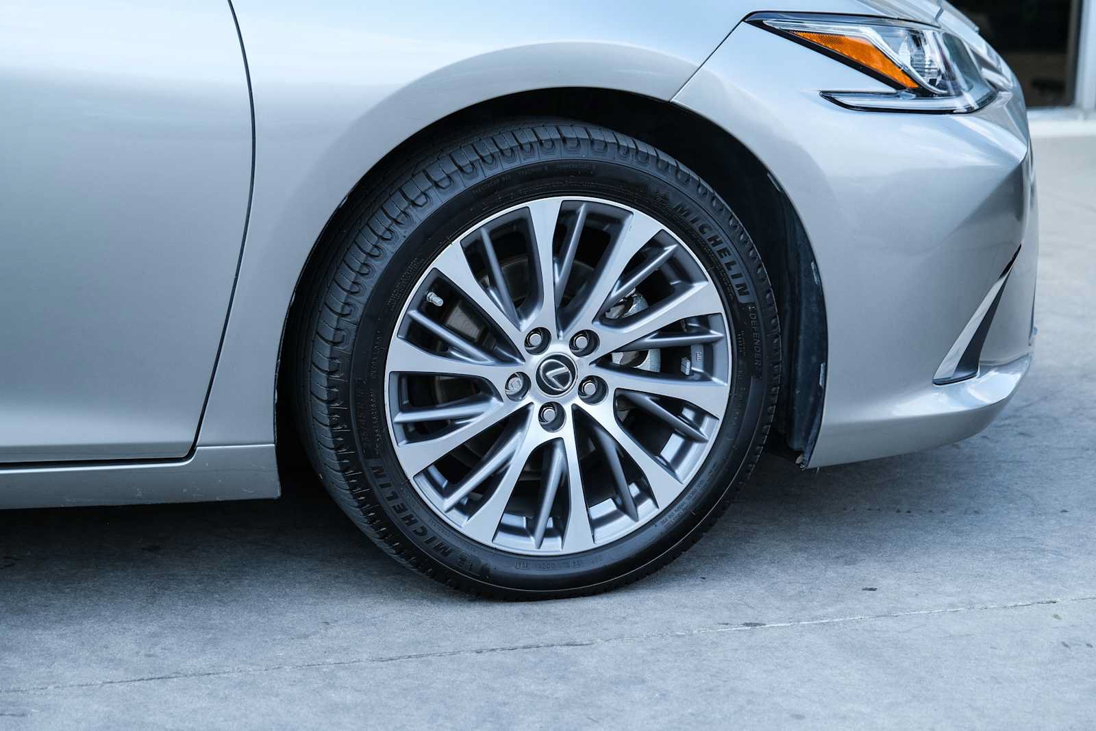 Used 2019 Lexus ES 350 w/ Premium Package FWD image 9