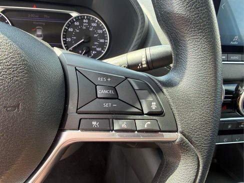 Used 2024 Nissan Sentra SV FWD image 25