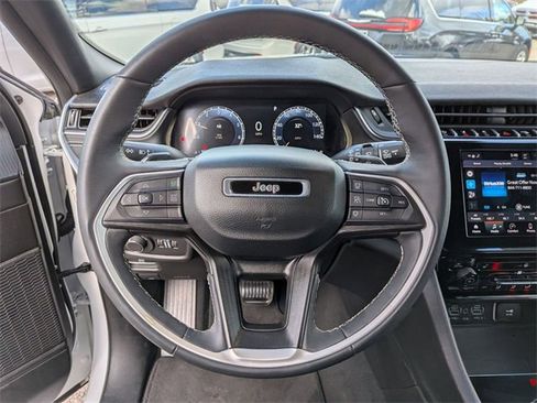 Certified 2024 Jeep Grand Cherokee L Laredo image 17